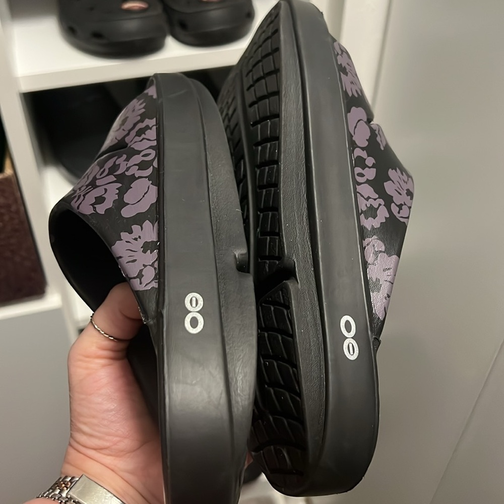 Rare Retired OOFOS Limited Edition MIDNIGHT TROPICS OOfoam Slide Sandals - Picture 15 of 16